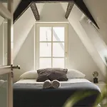 De Achterkamer, a Tiny Attic on the Herengracht